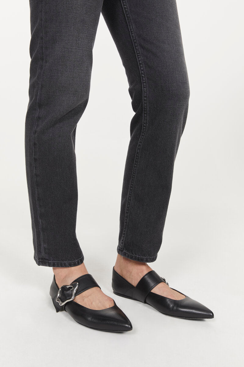 Aura Flat